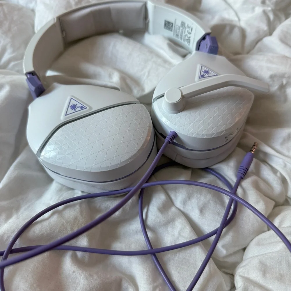 TURTLE BEACH RECON SPARK GAMING HEADSET PURPLE AND WHITE - Picture 3 of 5